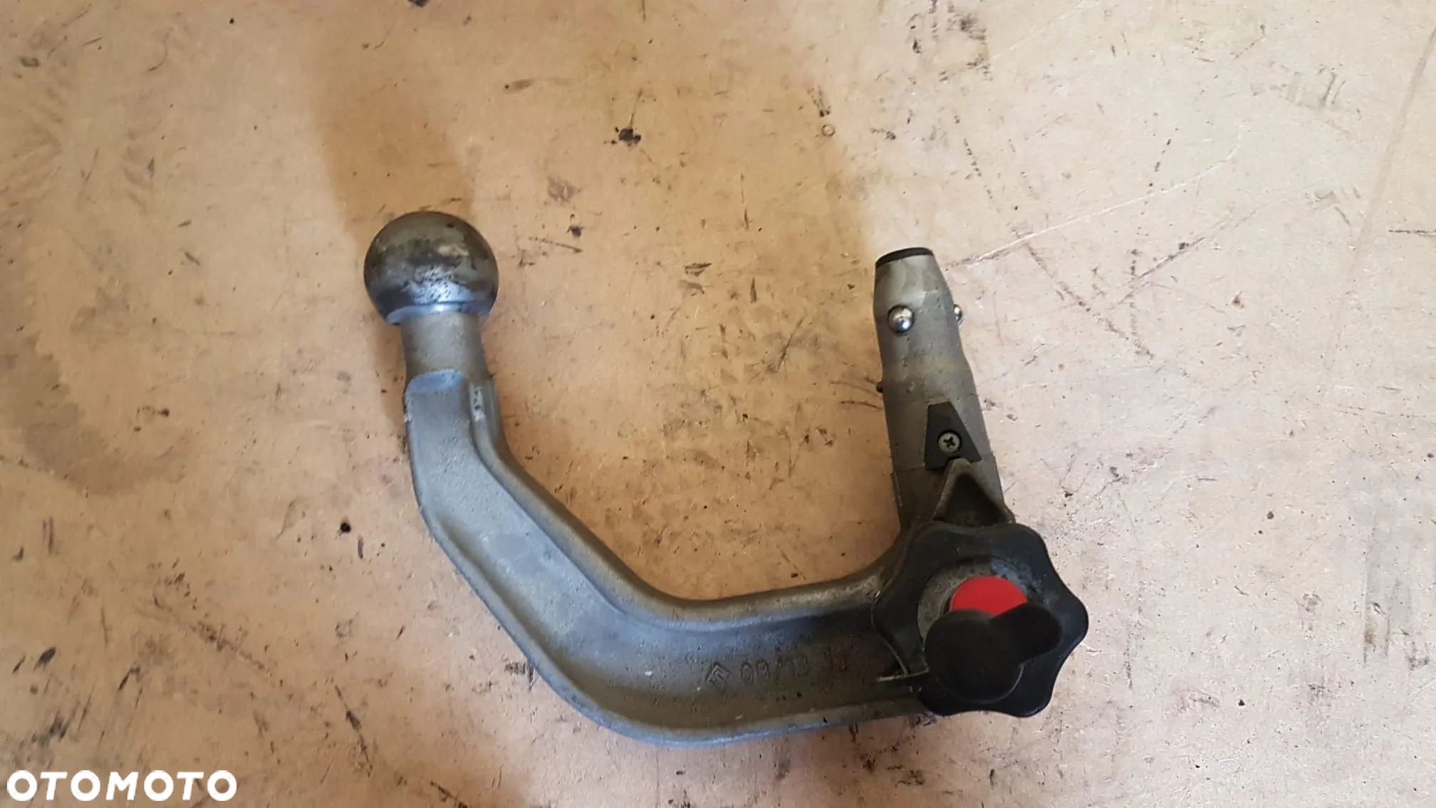 HAK KULA GLOWICA GLOWKA AUDI A3 8V0800495 KLUCZYK - 4