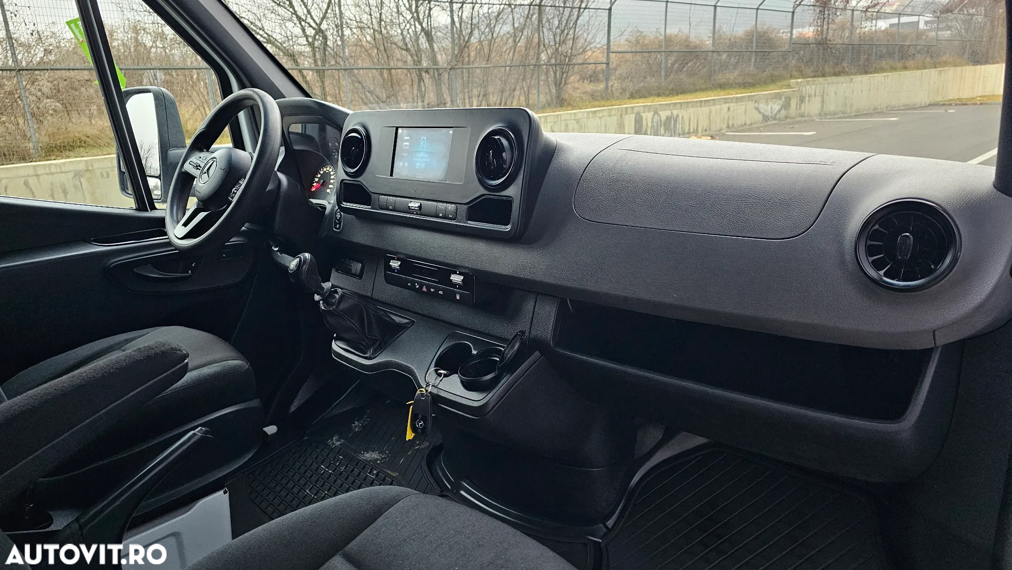 Mercedes-Benz Sprinter - 14