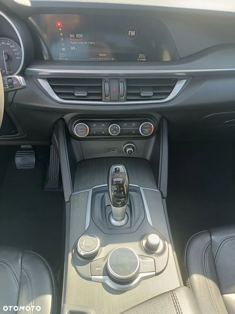 Alfa Romeo Stelvio 2.0 Turbo 16V AT8-Q4 Tributo Italiano - 22