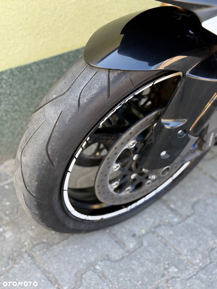 Suzuki GSX-R - 28