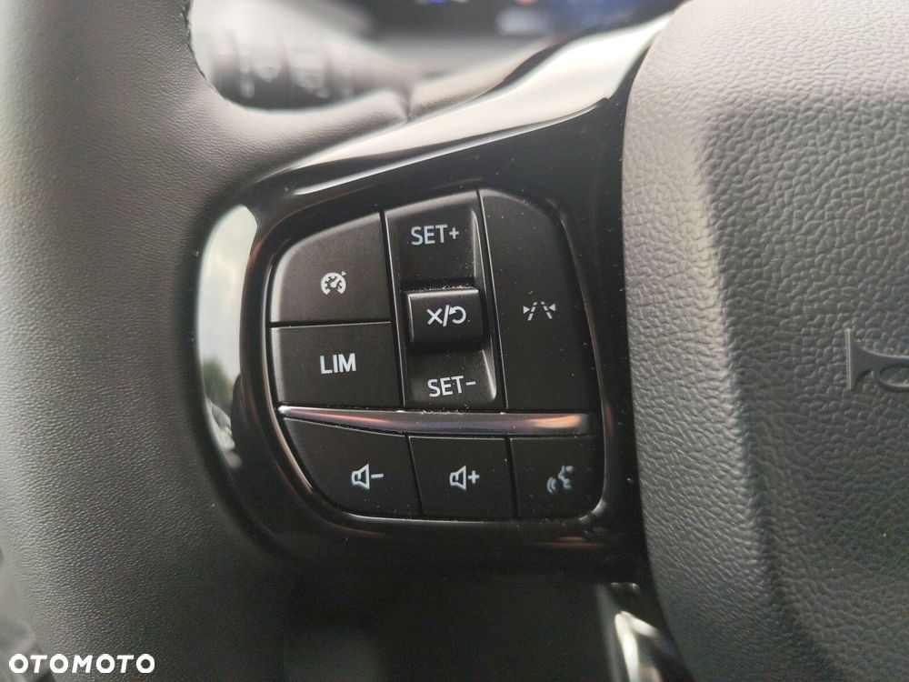 Ford Tourneo Custom - 27