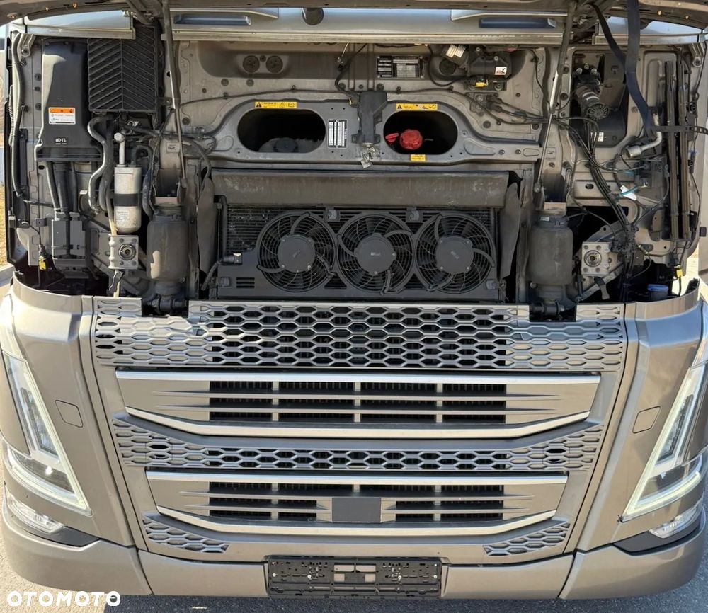 Volvo FH4 500 GLOB XXL AUTOMAT NEW I-SAVE RETARDER 4-BATERIE ACC ORUROWANIE Z HALOGENAMI KAMERY I-PARCOOL FULLLED LIMITED EDITION FULLOPTION 2xALUTANK ALUFELGI NAVI LODÓWKA SKÓRA LOW DECK MEGA 2022r IGŁA - 5
