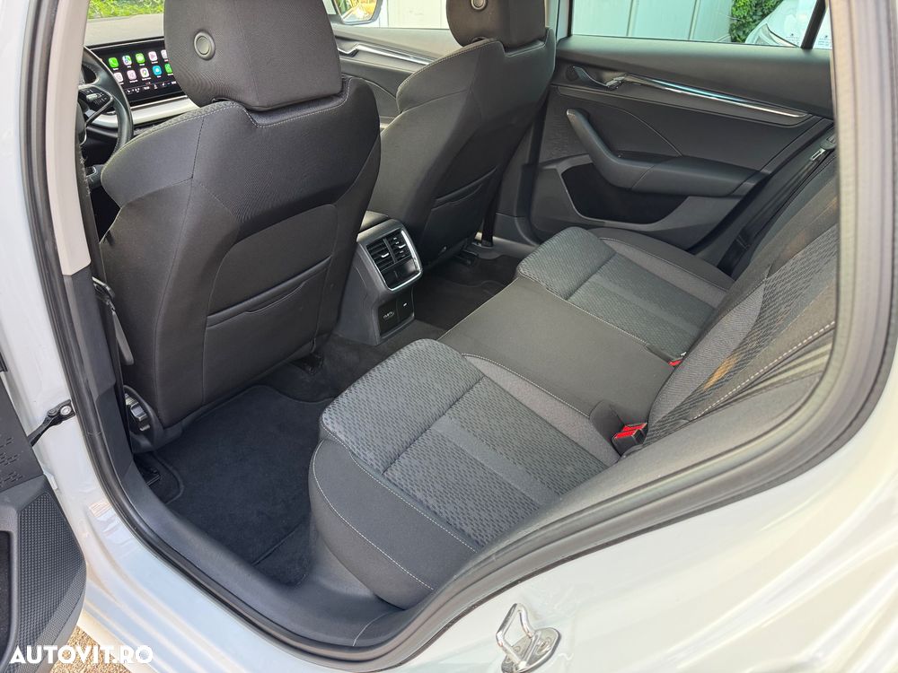 Skoda Octavia 2.0 TDI STYLE DSG - 30