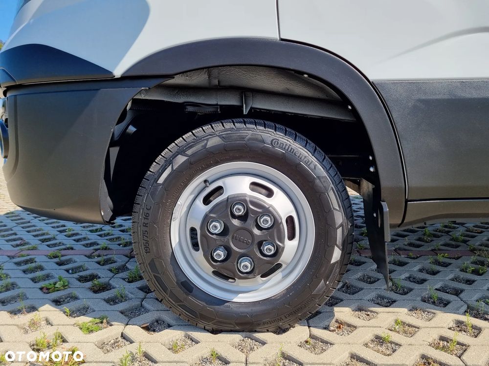 Iveco Daily 50-150 3.0 HPi 150KM 12-Palet Skrzynia dł 6.1 - 17