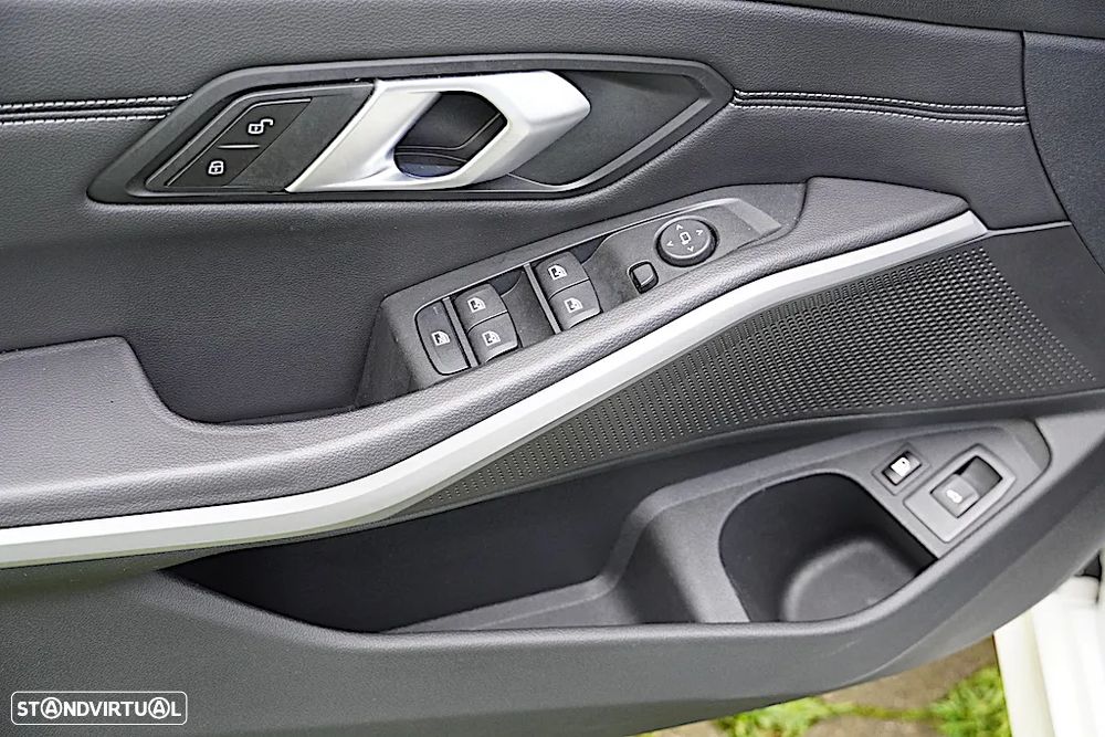 BMW 320 e Touring Corporate Edition Auto - 19