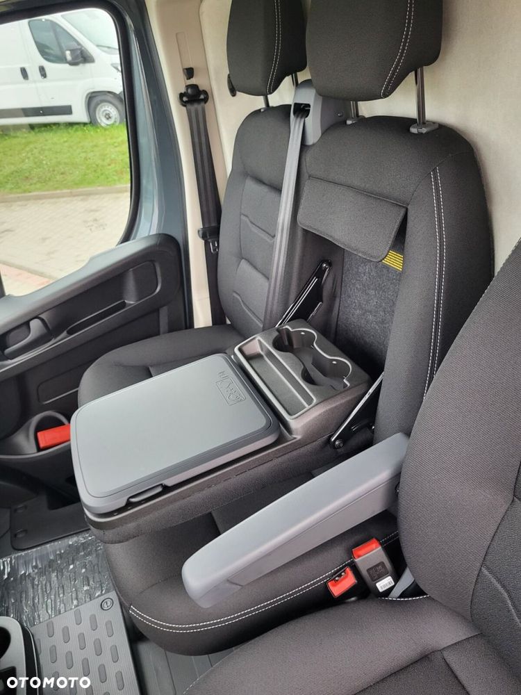 Opel movano Movano Furgon L2H1 2.2 Diesel 140KM MT6 Euro 6E DMC 3.3t 10m3 - 13