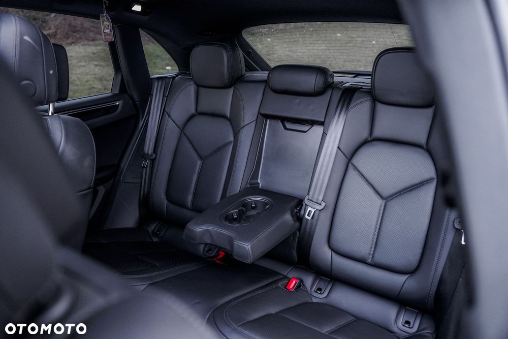 Porsche Macan - 35