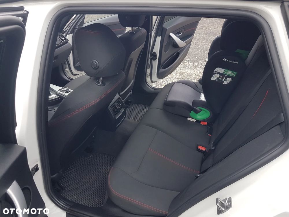 BMW Seria 3 330d xDrive Sport-Aut Sport Line - 18