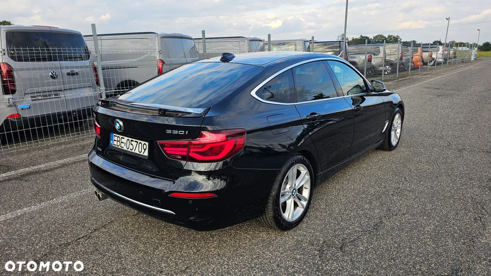 BMW 3GT 330i xDrive Luxury Line - 4