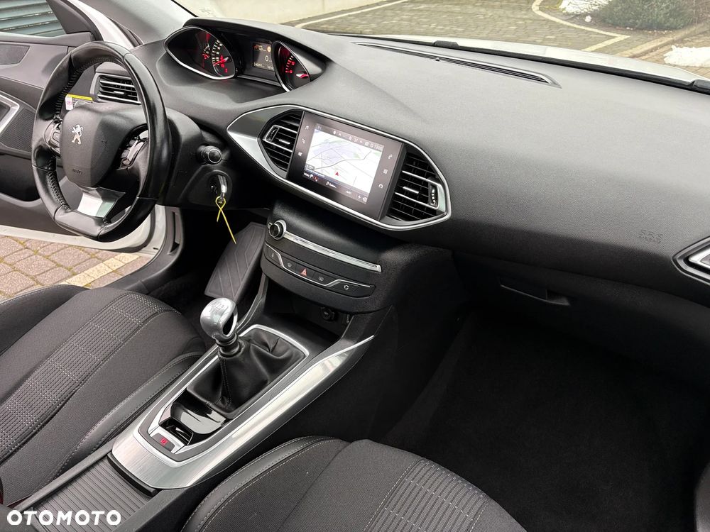 Peugeot 308 BlueHDi FAP 130 Stop & Start Style - 24