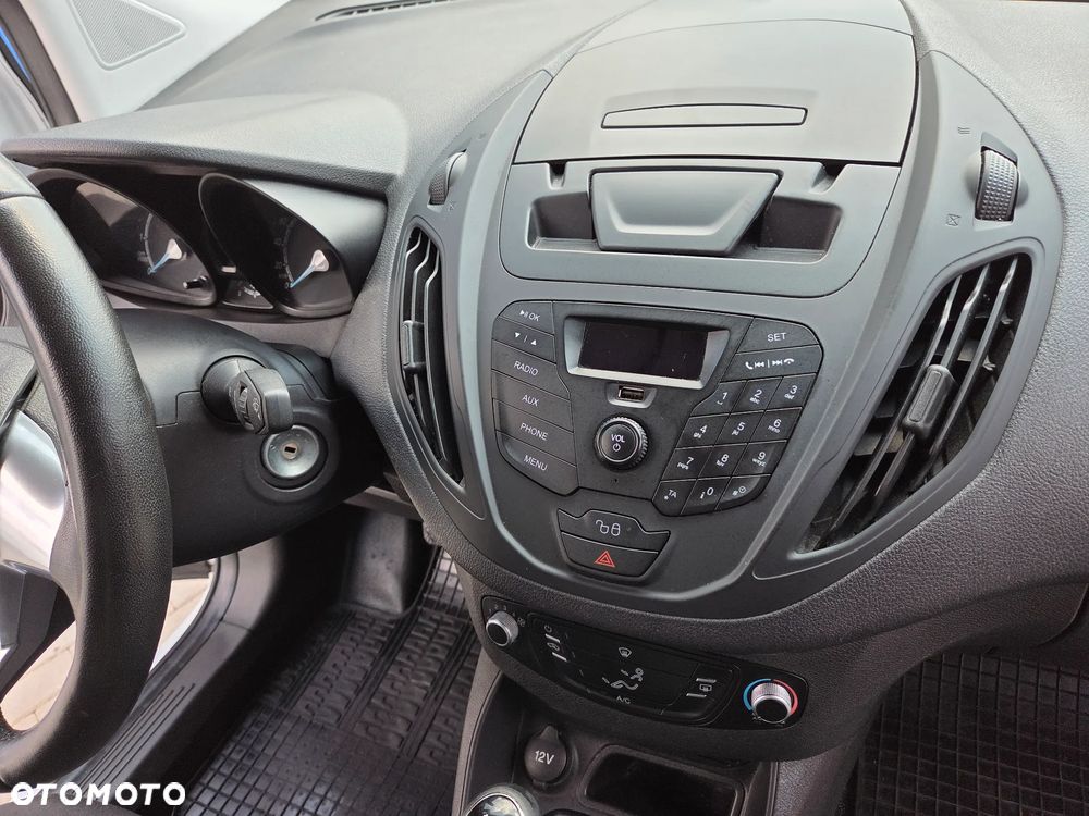 Ford Transit Courier - 25
