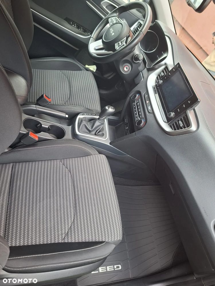 Kia Ceed 1.5 T-GDI M - 10
