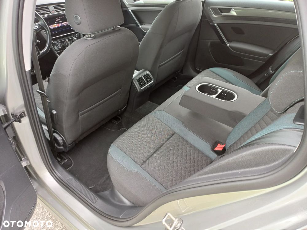 Volkswagen Golf - 14