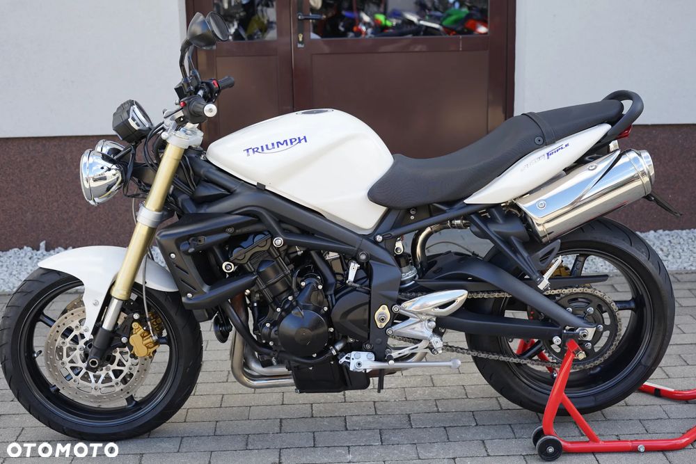 Triumph Street Triple - 19