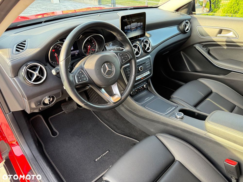 Mercedes-Benz GLA 200 7G-DCT Peak Edition - 13