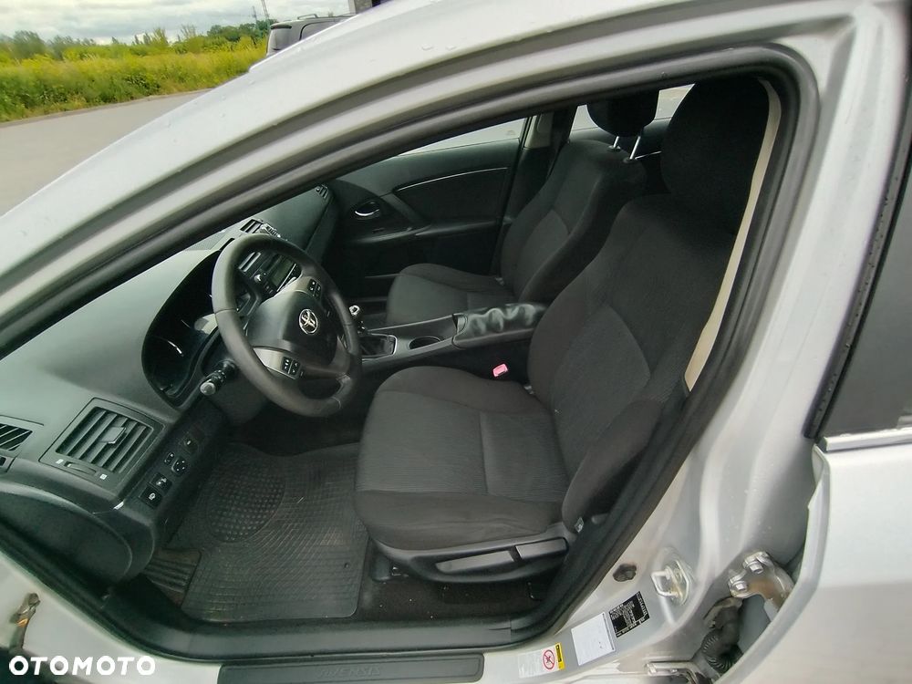 Toyota Avensis 2.0 D-4D Luna - 10