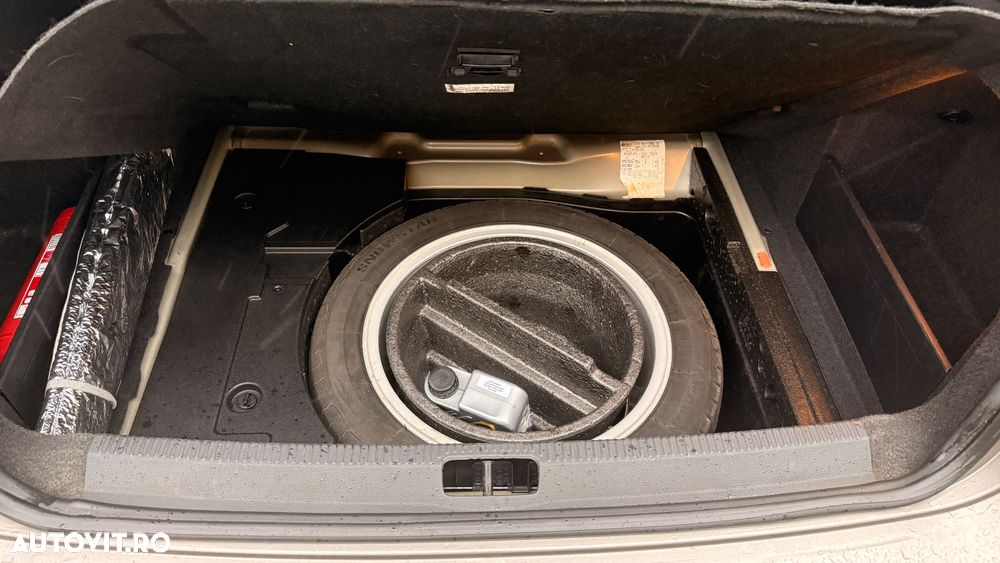 Volkswagen Passat - 21