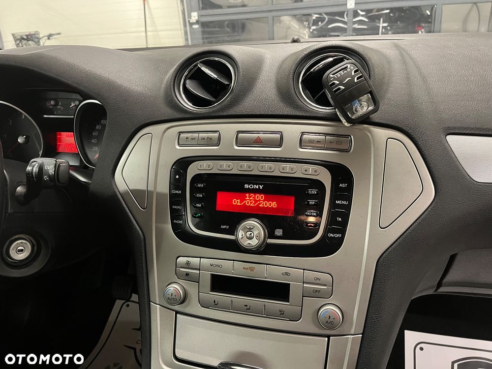 Ford Mondeo - 22