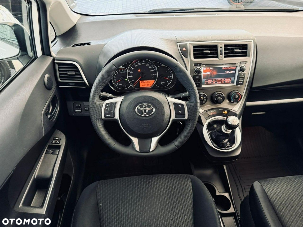 Toyota Verso S - 30