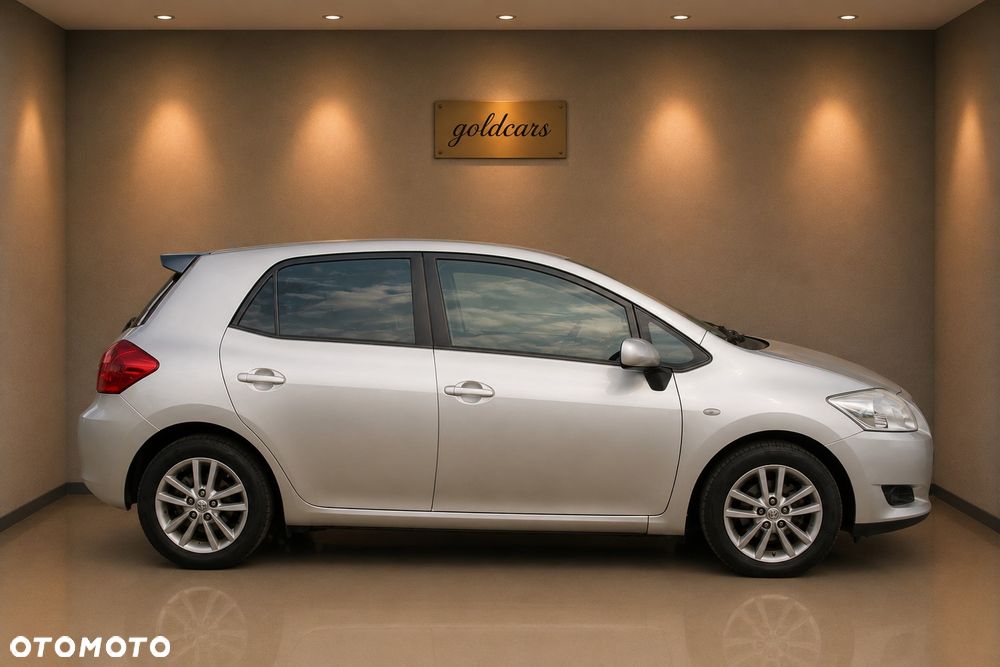 Toyota Auris 1.6 Luna - 9