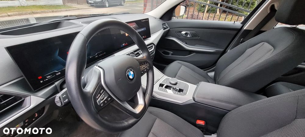 BMW Seria 3 320i Sport Line Shadow - 26