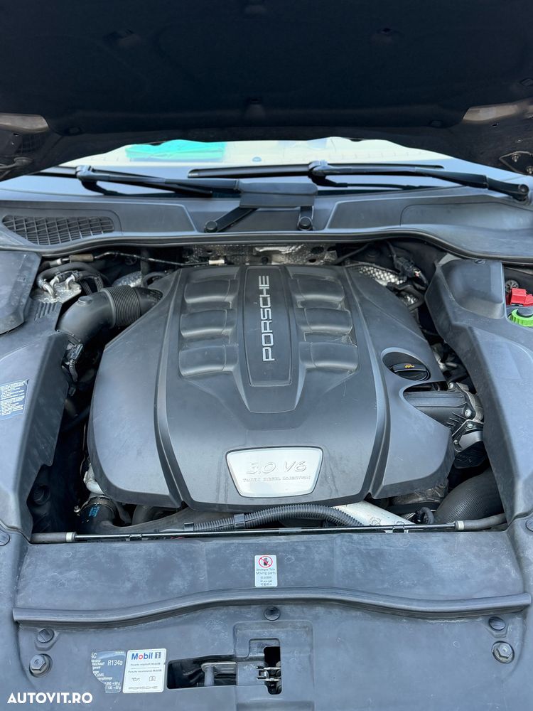 Porsche Cayenne - 16