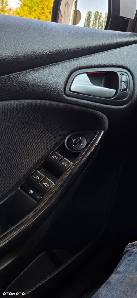 Ford Focus 2.0 TDCi SYNC Edition ASS PowerShift - 26