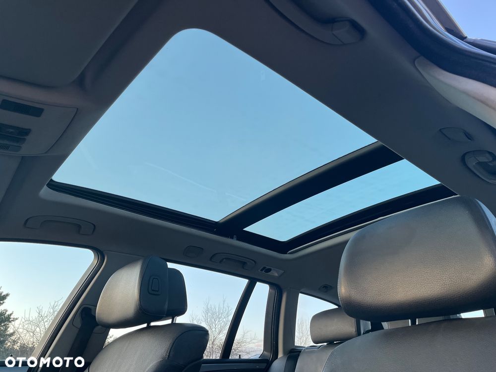 BMW Seria 5 525d - 12