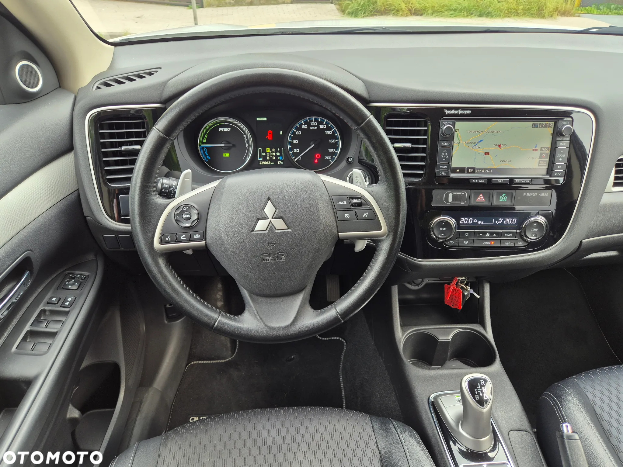 Mitsubishi Outlander 2.0 4WD Plug-In Hybrid - 29