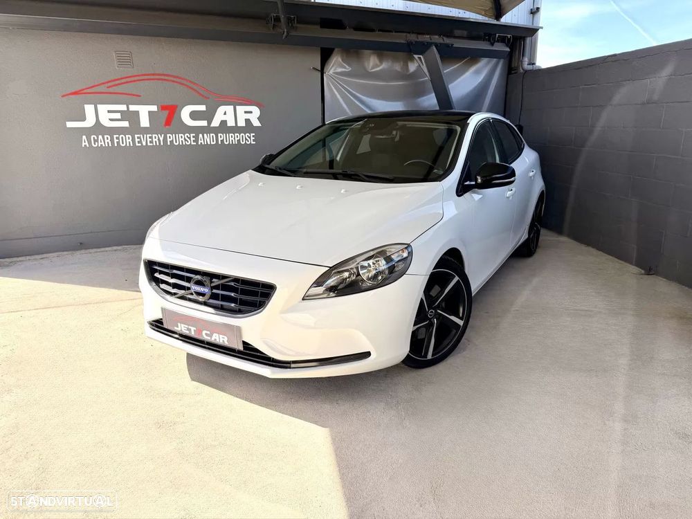Volvo V40 2.0 D4 Momentum - 1