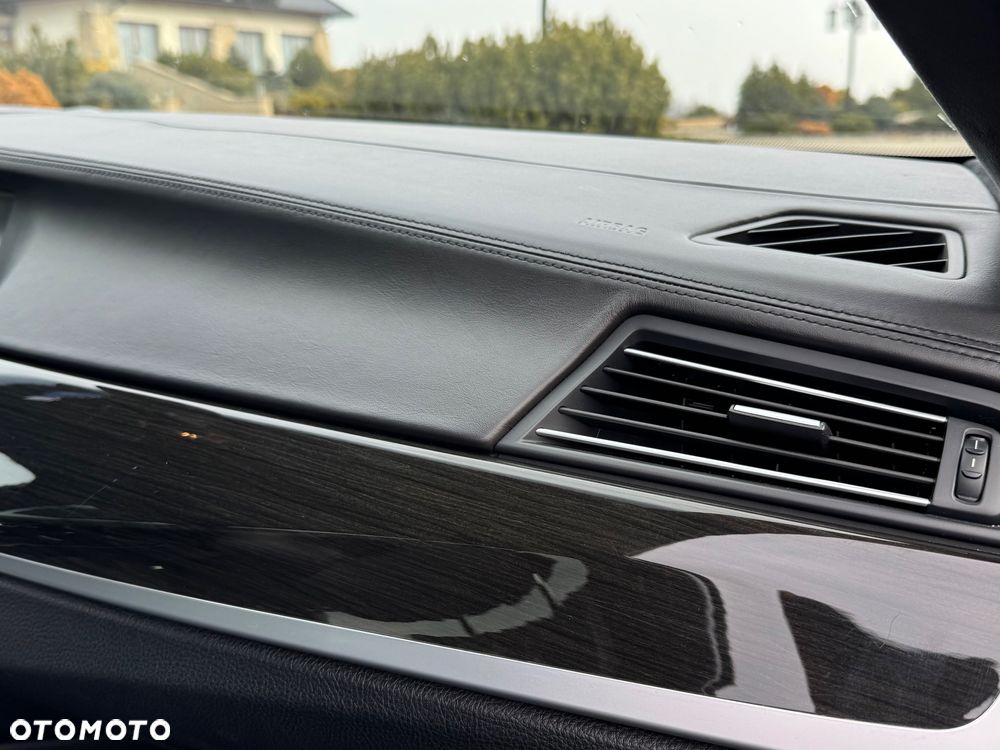 BMW Seria 5 M550d xDrive - 16