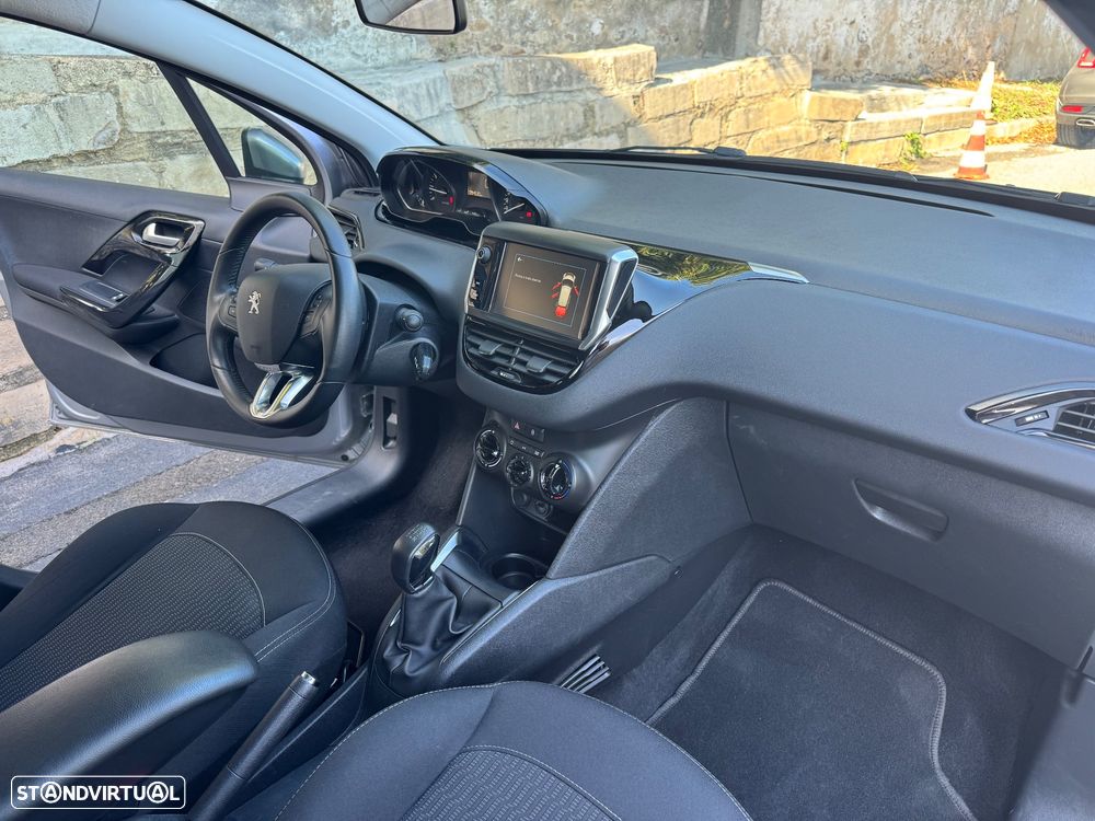 Peugeot 208 1.2 PureTech Active - 18