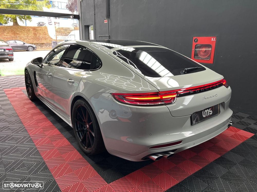Porsche Panamera 4 S - 6