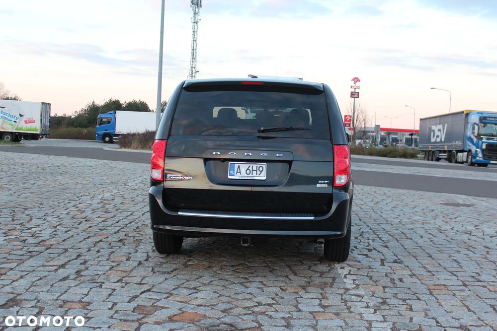 Dodge Grand Caravan - 7