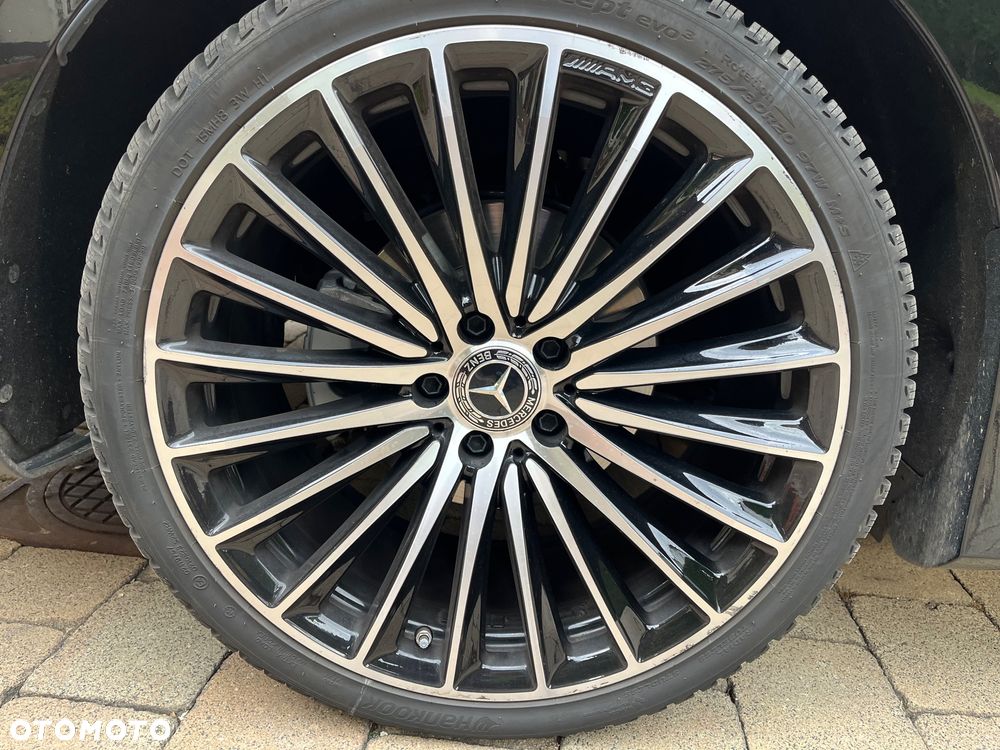 Mercedes-Benz CLS 300 d 4-Matic AMG - 12