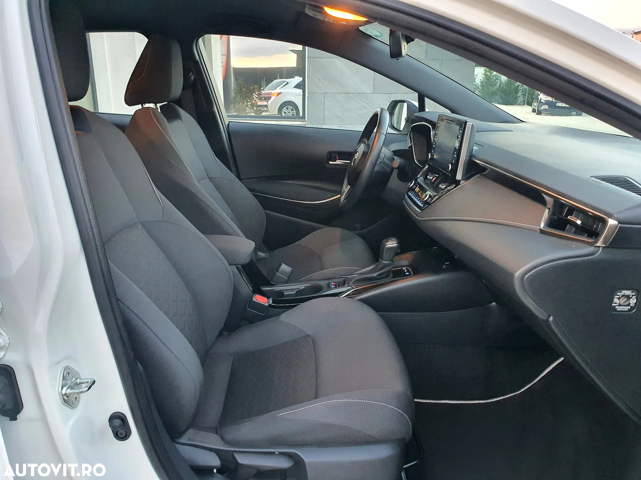 Toyota Corolla 1.8 HSD Dynamic - 17