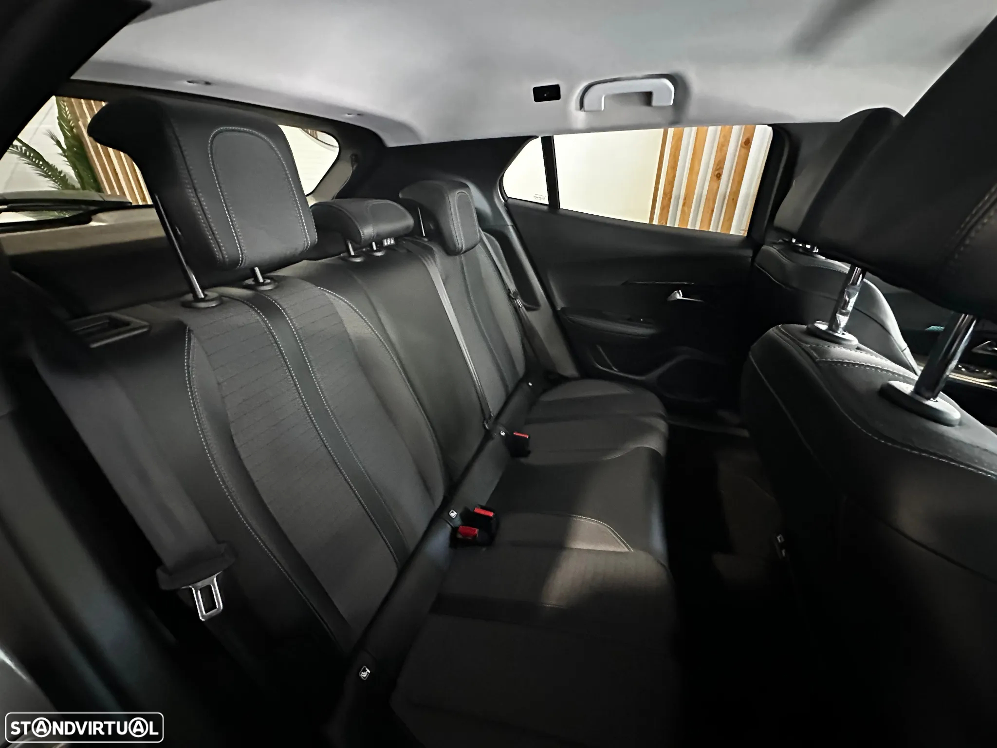 Peugeot 2008 1.5 BlueHDi Allure - 8