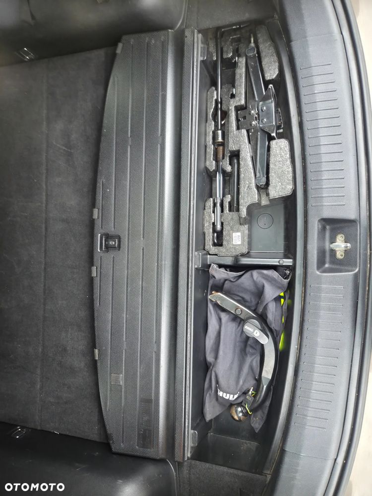 Kia Carens 1.7 CRDi L - 26