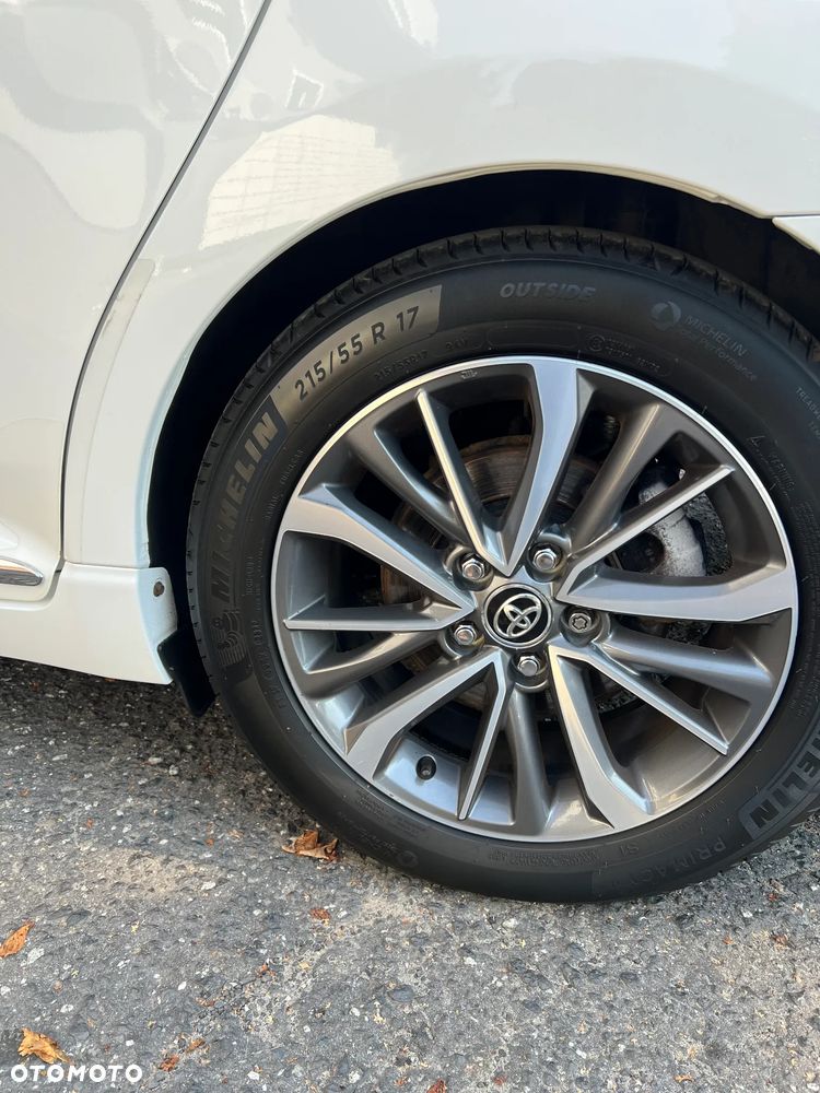 Toyota Avensis 1.8 Sol EU5 MS - 12