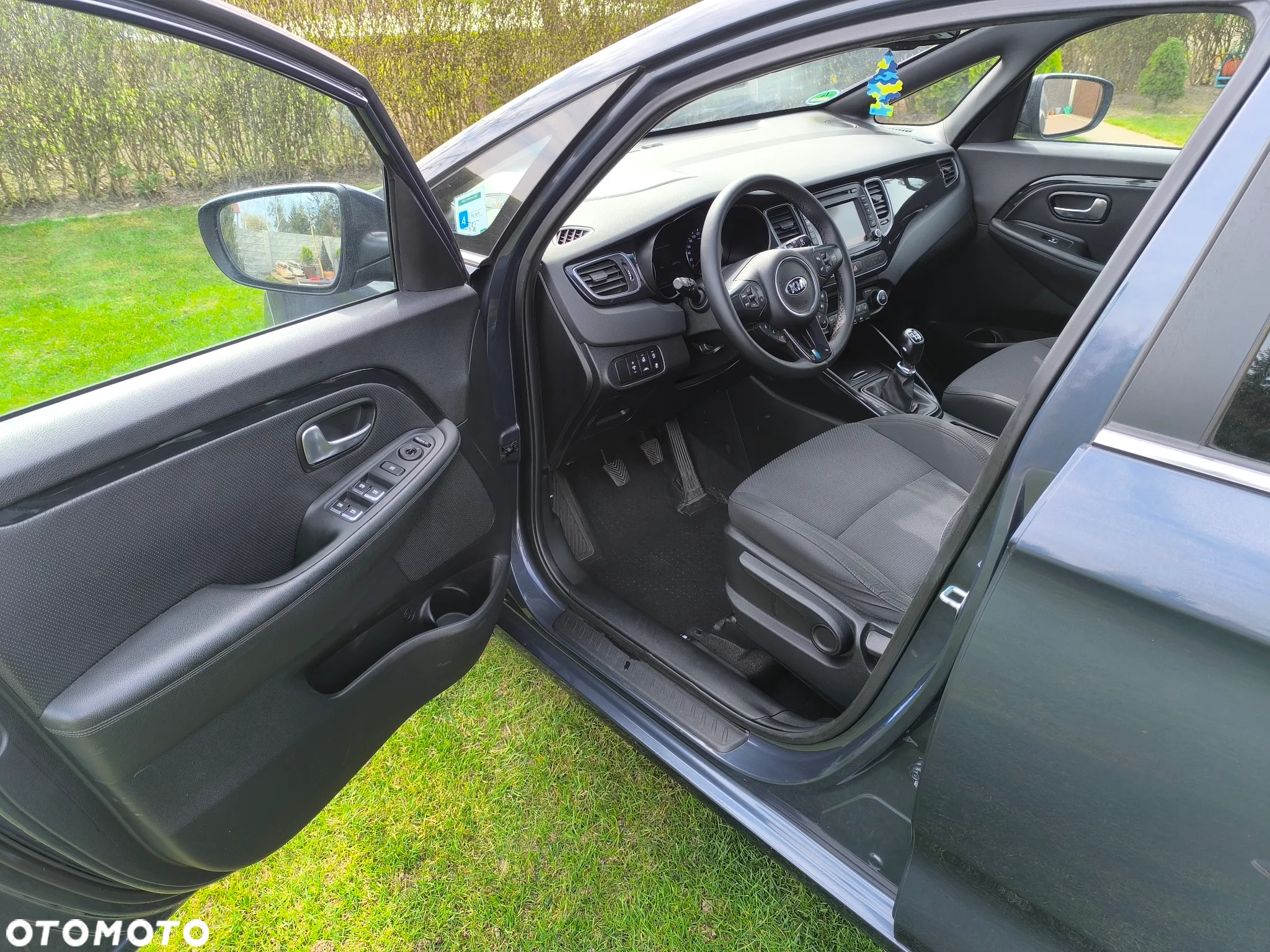 Kia Carens 1.7 CRDi L 7os - 11