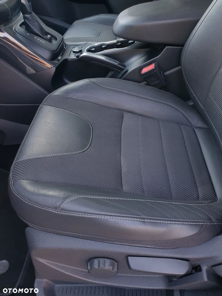 Ford Kuga 2.0 TDCi 4x4 Titanium - 28