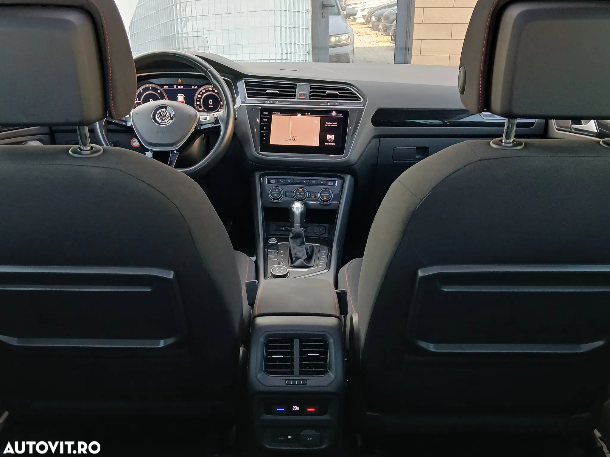 Volkswagen Tiguan - 16