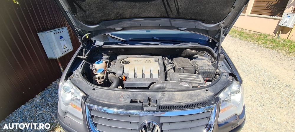 Volkswagen Touran 1.9 TDI DPF Conceptline - 17