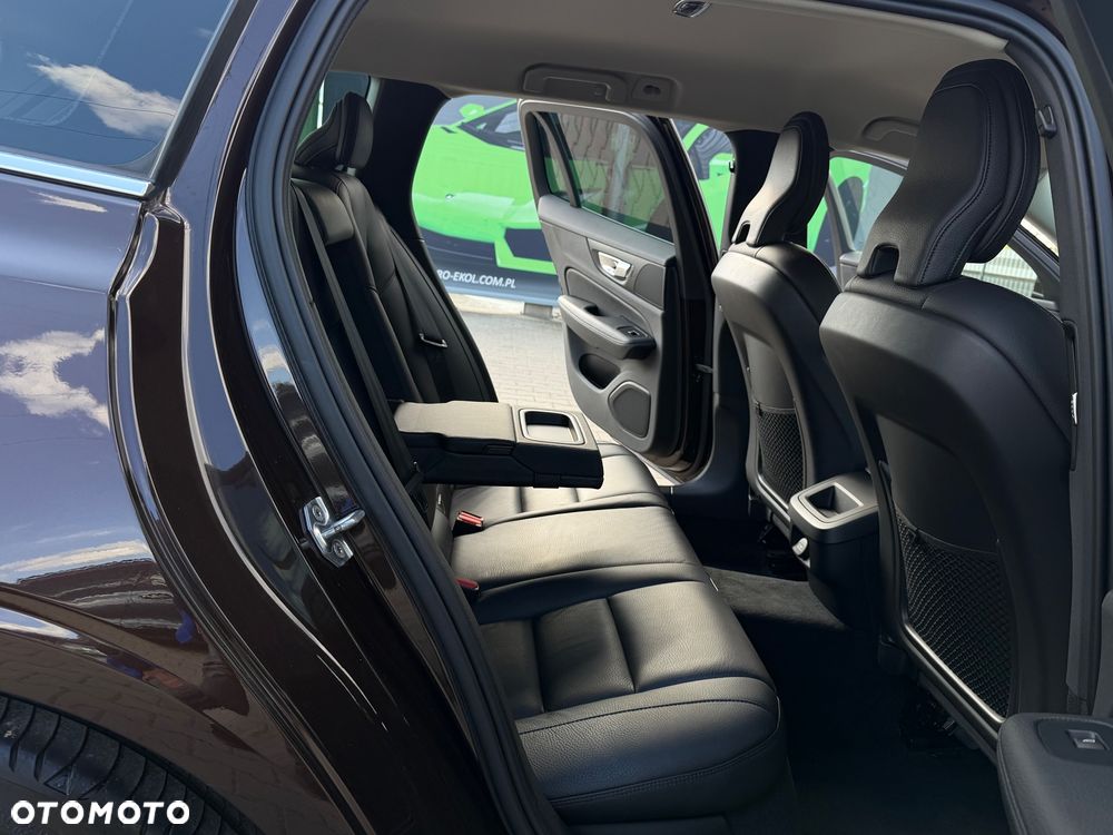 Volvo V60 B3 B Geartronic Momentum Pro - 32