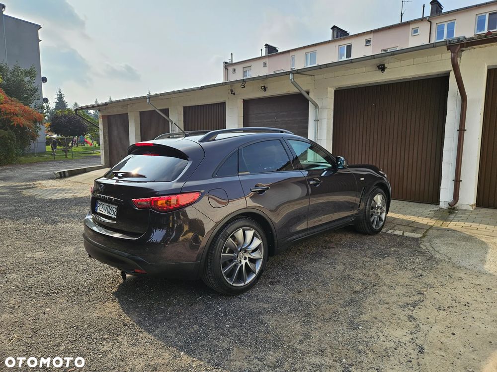 Infiniti QX70 - 6