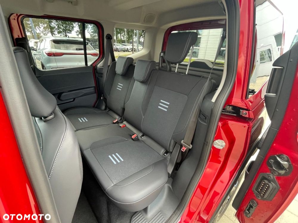 Ford Tourneo Courier - 12