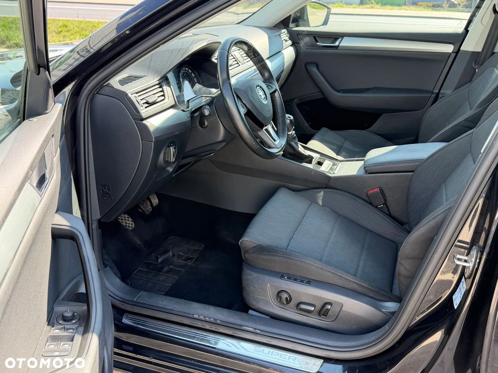 Skoda Superb 1.6 TDI GreenLine - 14
