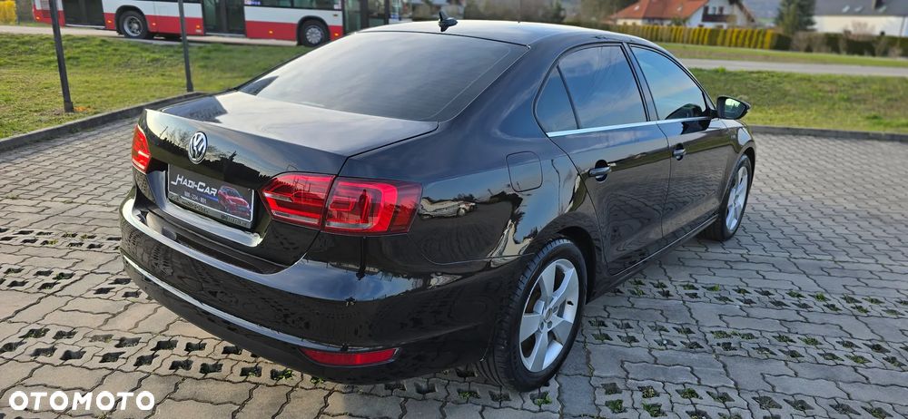 Volkswagen Jetta - 10