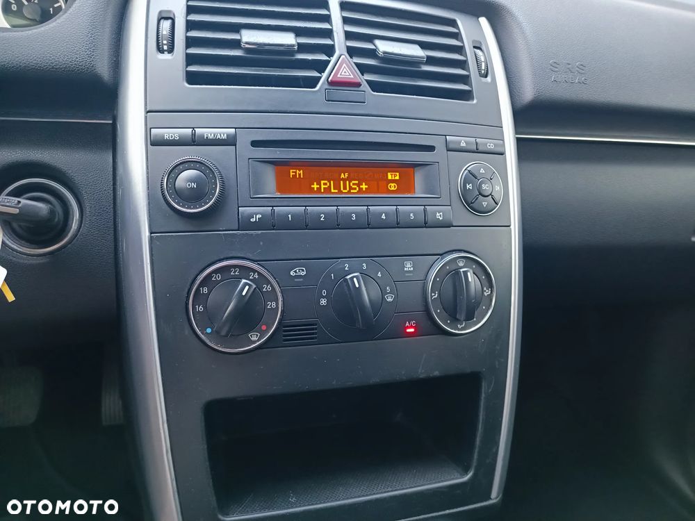 Mercedes-Benz Klasa B 180 CDI Autotronic - 17