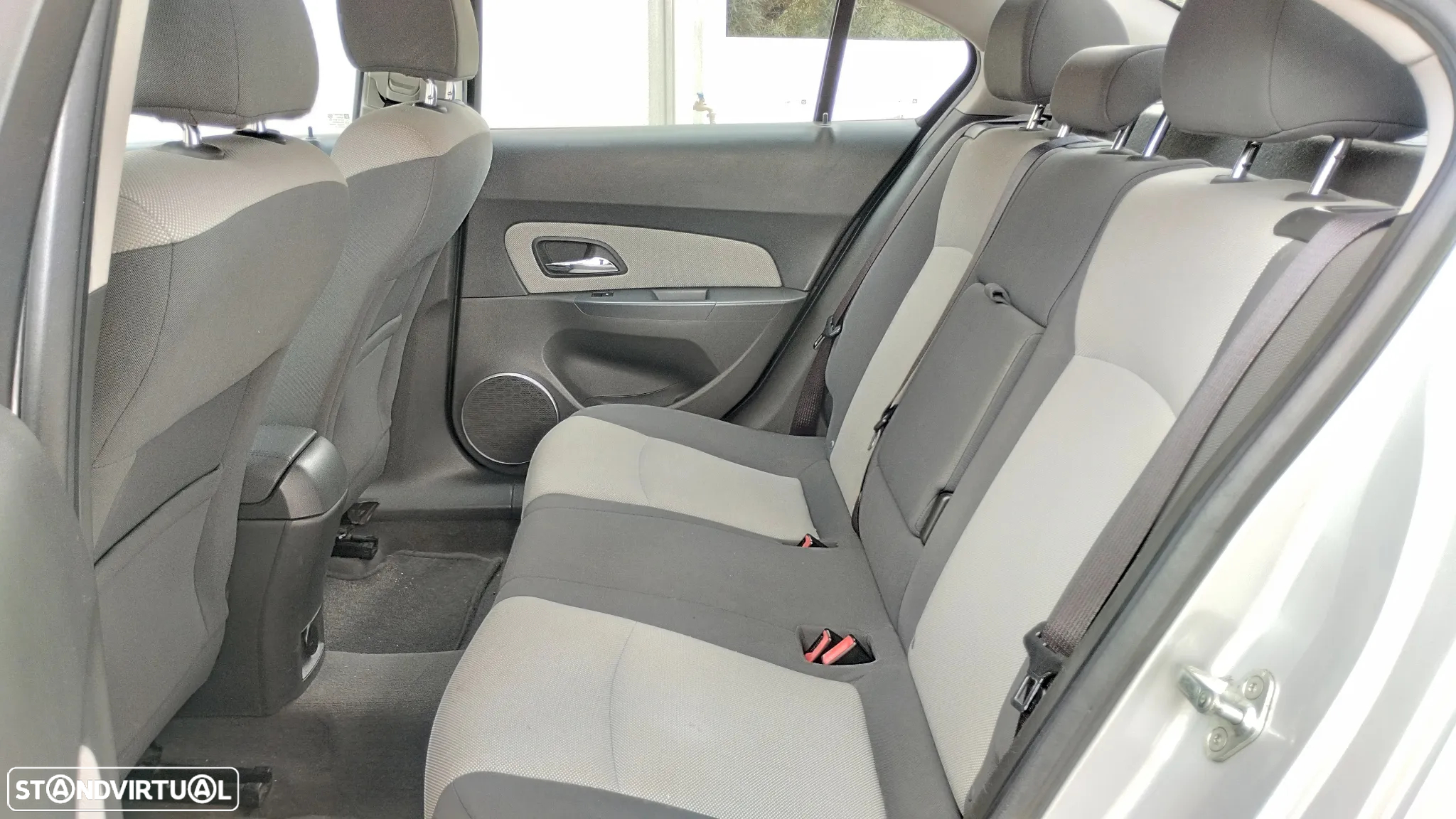 Chevrolet Cruze 1.6 LS - 8